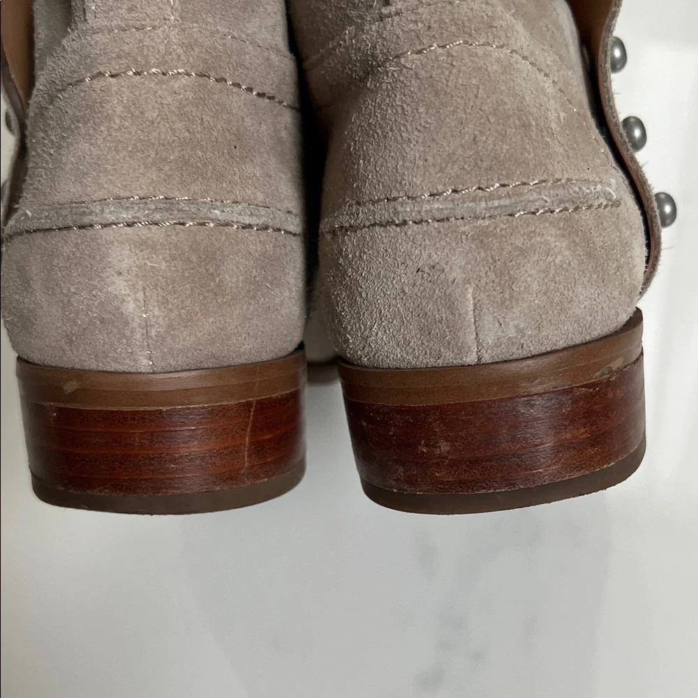 📫BUY 2 for $20 📫 Franco Sarto Taupe Suede Ankle Booties